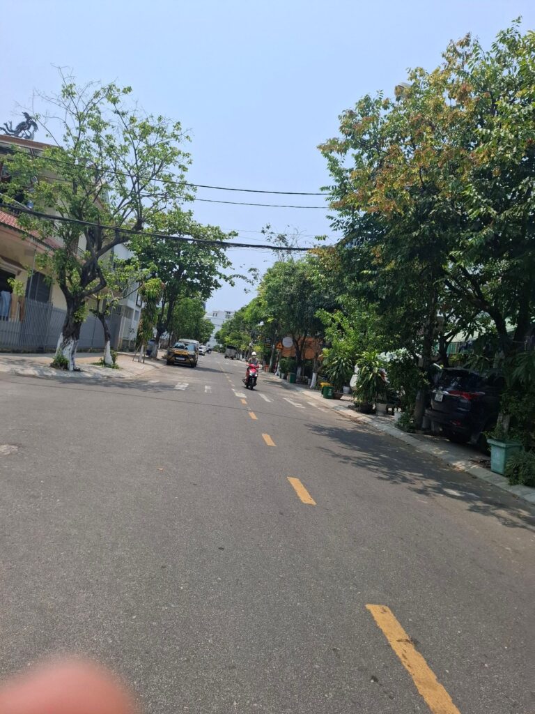 Bán đất 2 mặt tiền 136m2 đường Hương Hải Thiền Sư Sơn Trà