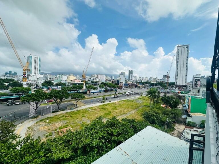 Nhà 5 tầng đường Đông Giang-View Cầu Rồng cực hiếm